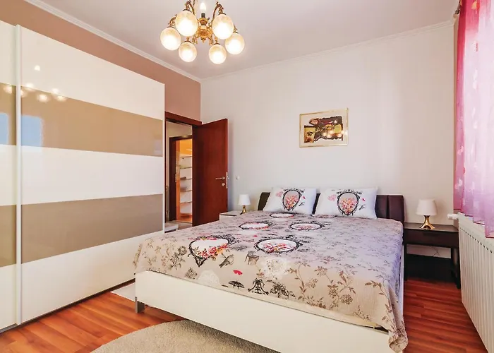 Amazing In With Sauna * 자다르