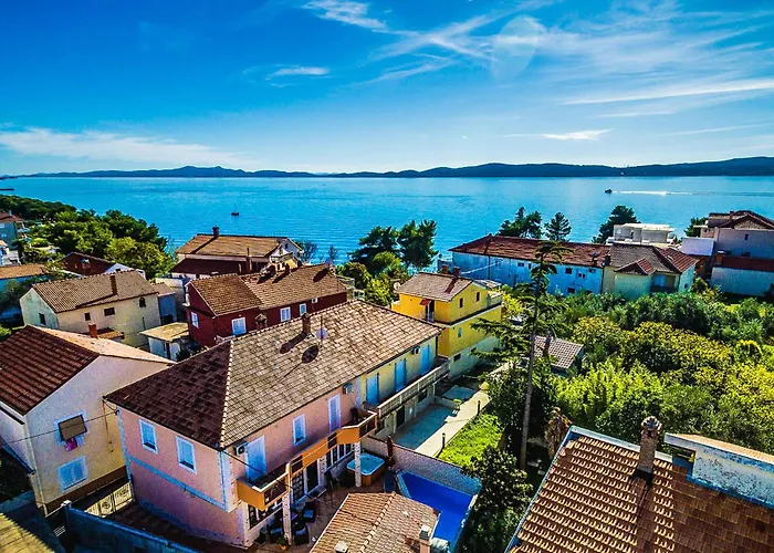 Amazing In With Sauna 자다르